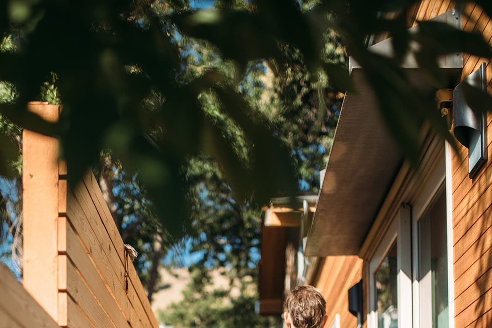 A Colorado home framed by seasonal foliage along Boulder’s Front Range